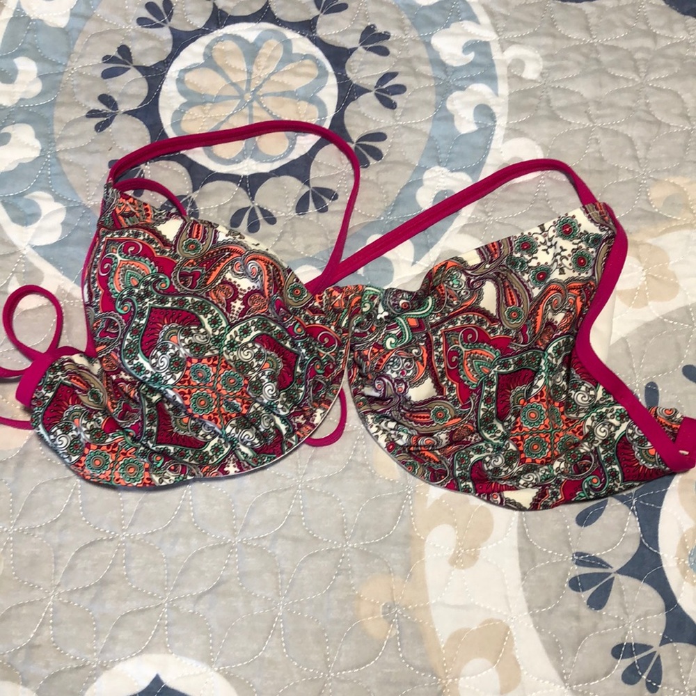 Scheels bikini top!!